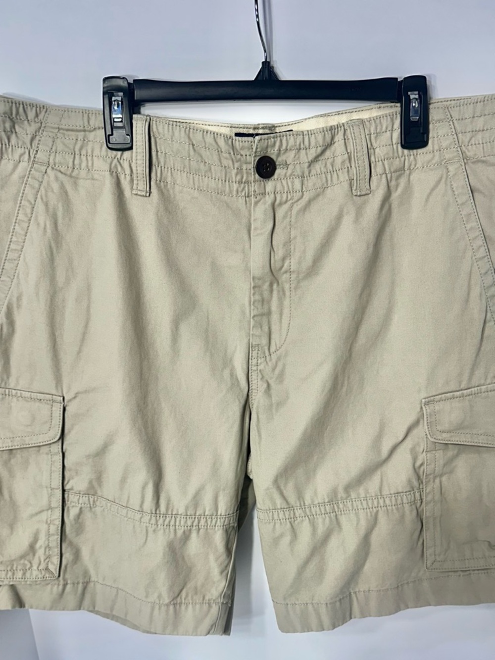 Tommy Hilfiger Men's Khaki Cargo Shorts size 38 Exellent condition